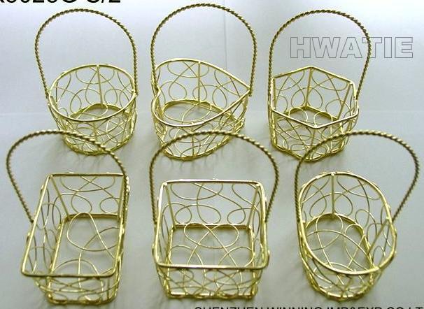 Small crazy wire baskets in gold plated