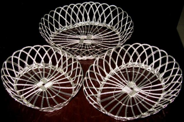 Wire-woven trays in silver plated