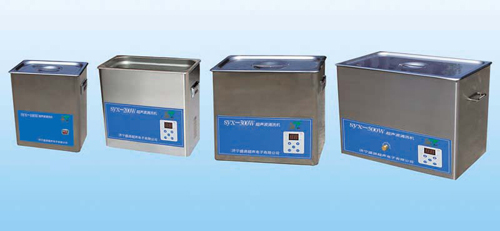 Bench-style ultrasonic cleaning machine