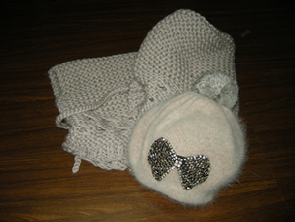 FASHION WOOL  HAT AND SCARF SET