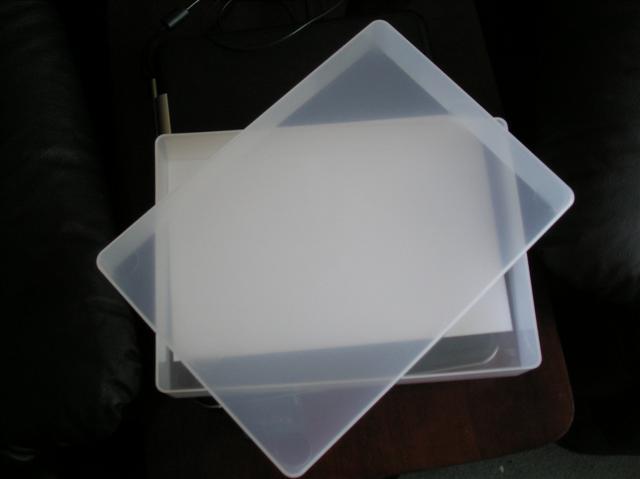 Plastic packaging box
