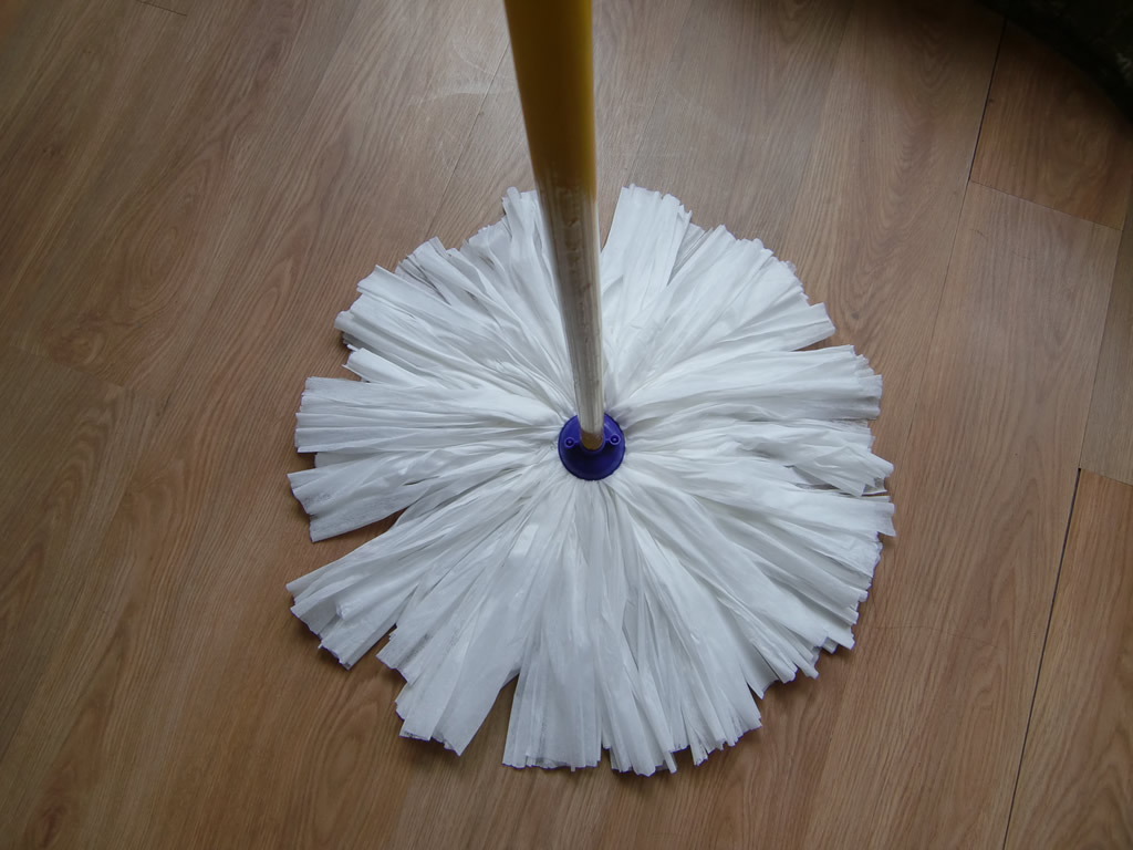 Cleaning mop