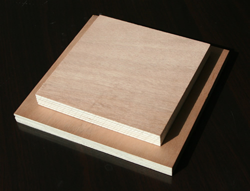 Plywood with poplar core, okoume face and back