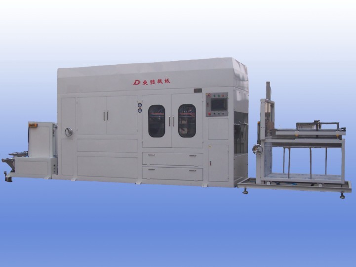 AUTOMATIC  HIGH-SPEED  VACUUM SUCTION FORMING  MACHINE