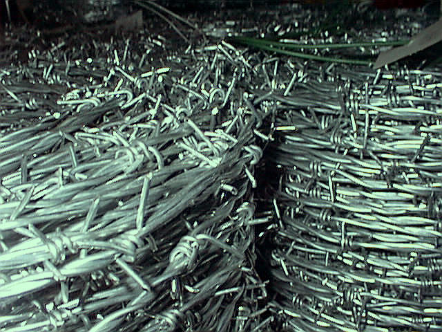 DEBA Hot Dipped Galvanised Barbed Wire