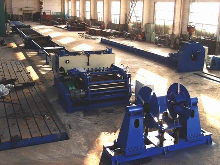 Cut to length /slitting line for light pole production