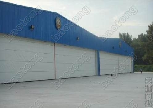 Fabric Lifting Hangar Door