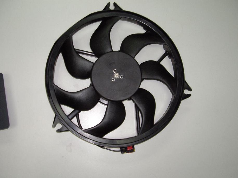Automobile radiator fan with motor