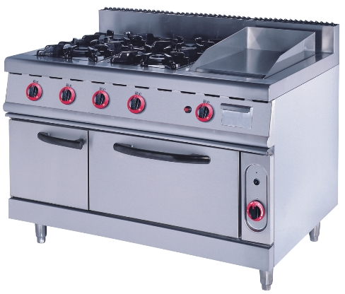 Gas range with oven and griddle