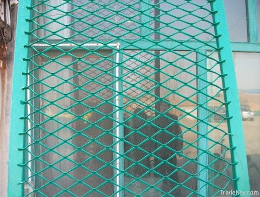 expanded mesh fence