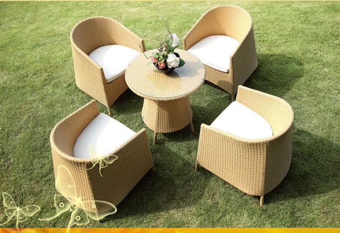 Rattan dining chair and table