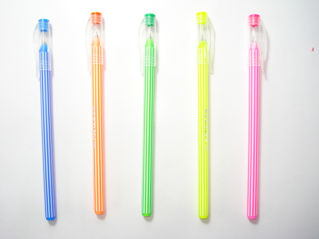 USE & THROW DISPOSABLE PENS