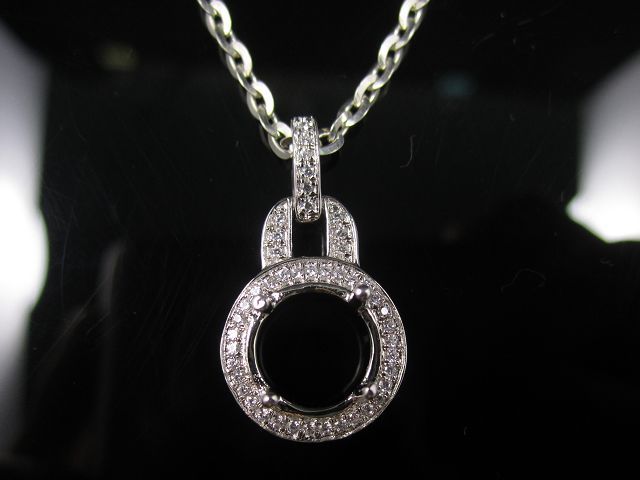 Round Diamond pendant / 14kwhite gold pendant / emeral center stone