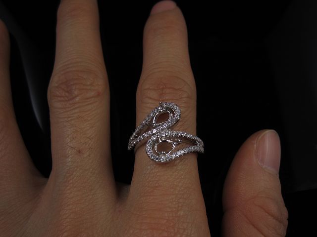 Engagement ring (Diamond ring / Semi-Mount Ring)