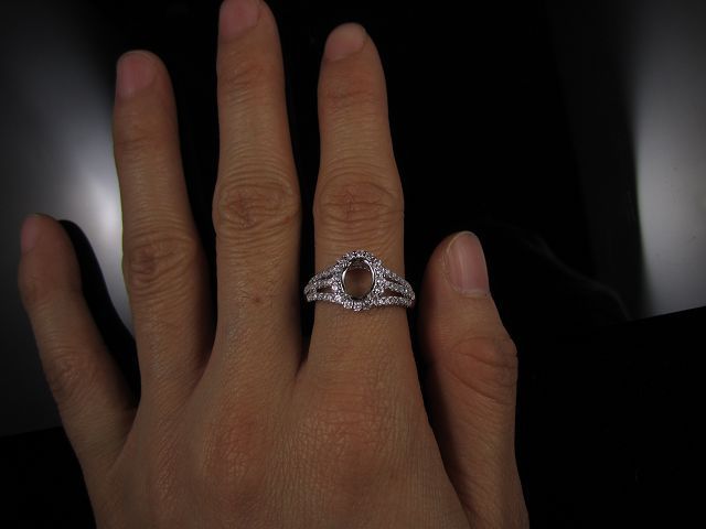 Engagement ring/wedding ring (Diamond ring / Semi-Mount Ring)