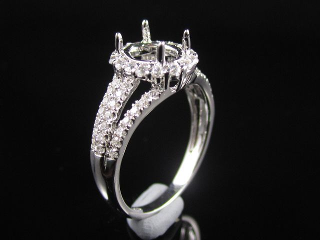 Engagement ring/wedding ring (Diamond ring / Semi-Mount Ring)