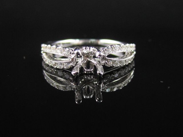 Engagement ring/wedding ring/white gold ring/platinum ring (Diamond ring / Semi-Mount Ring)