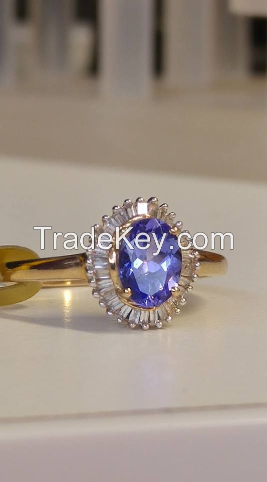 Tanzanite and Diamond Gold Ring