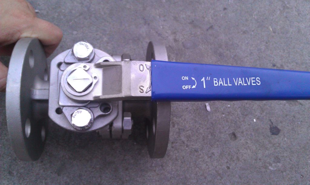 Floating ball valve