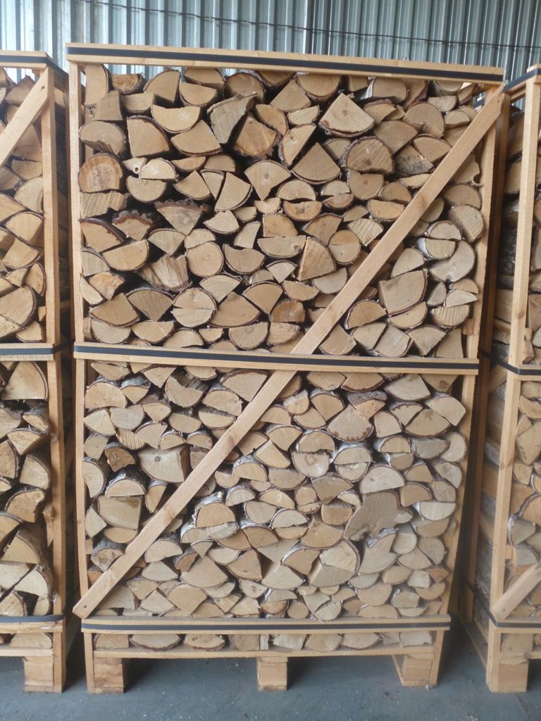 Firewood/woodlogs cleaved