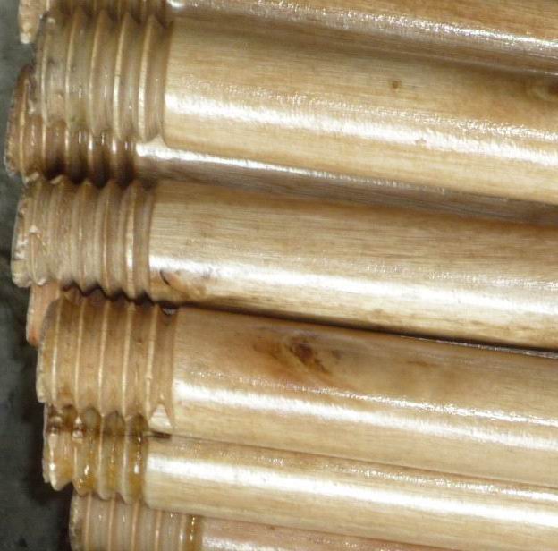 Varnish wood broom handle