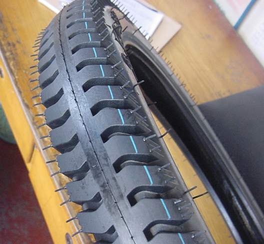 motorcycle tire with tube