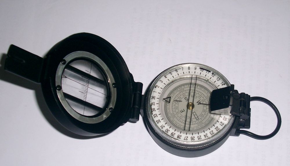 New Lensatic Sight Camping Navigation Magnetic Compass