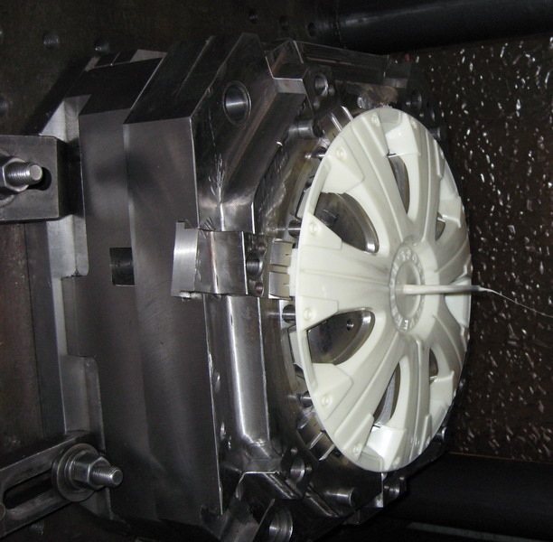 wheel cover mould