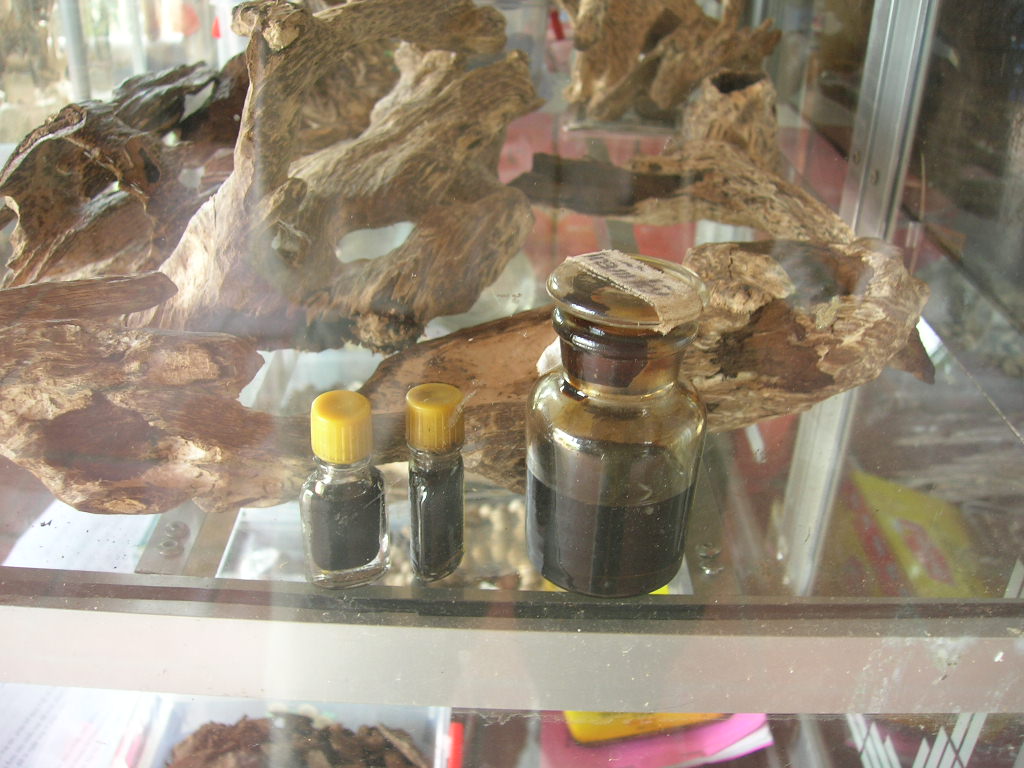 agarwood oil