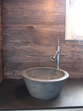 Counter top washbasin in zinc