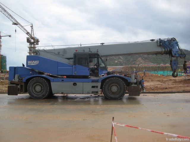 Komatsu Rough Terrain Crane (50 Ton)