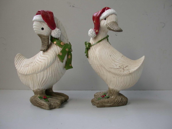 polyresin christmas ducks w/wood finish
