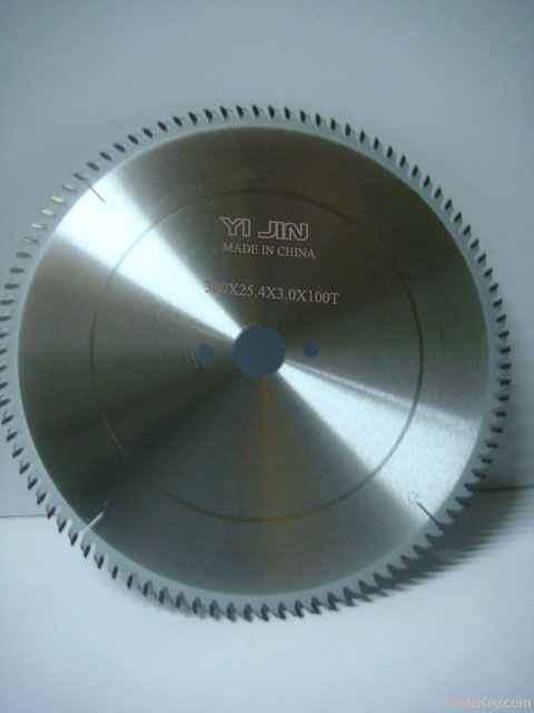 Tungsten carbide tipped circular saw blade