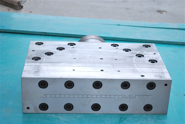 Plastic Extrusion Mould