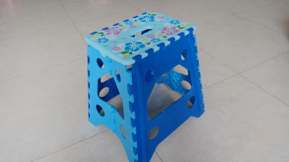 Plastic foldable stool