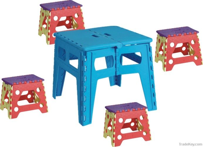 Plastic  foldable  table