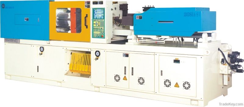 Hydraulic clamping injection molding machine