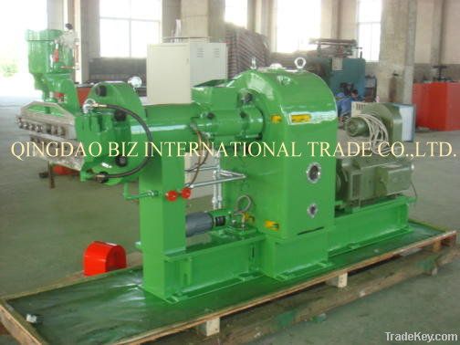 HOT-FEEDING RUBBER EXTRUDER