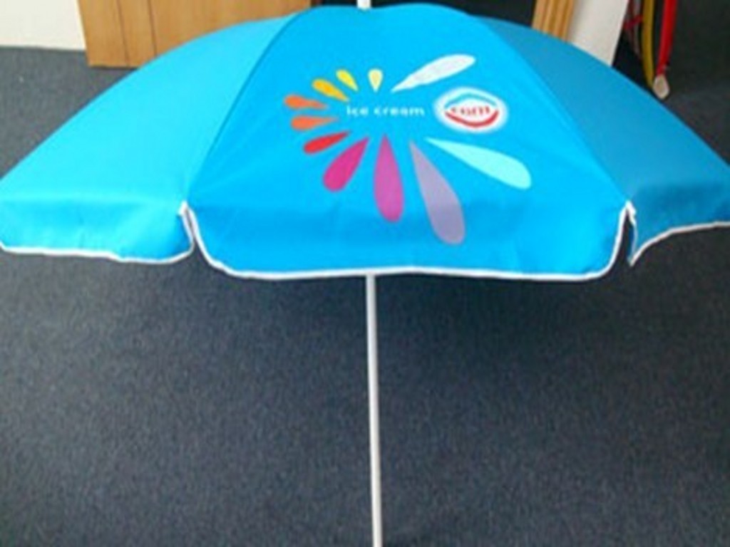 Outdoor sun umbrella
