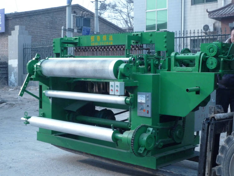 Full automatic stainless steel welded wire mesh machine( in roll)