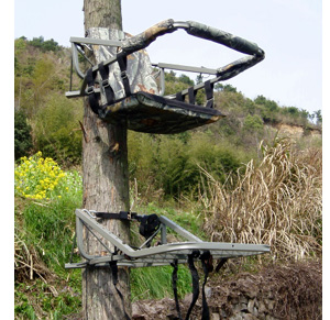 HUNTING TREE STAND