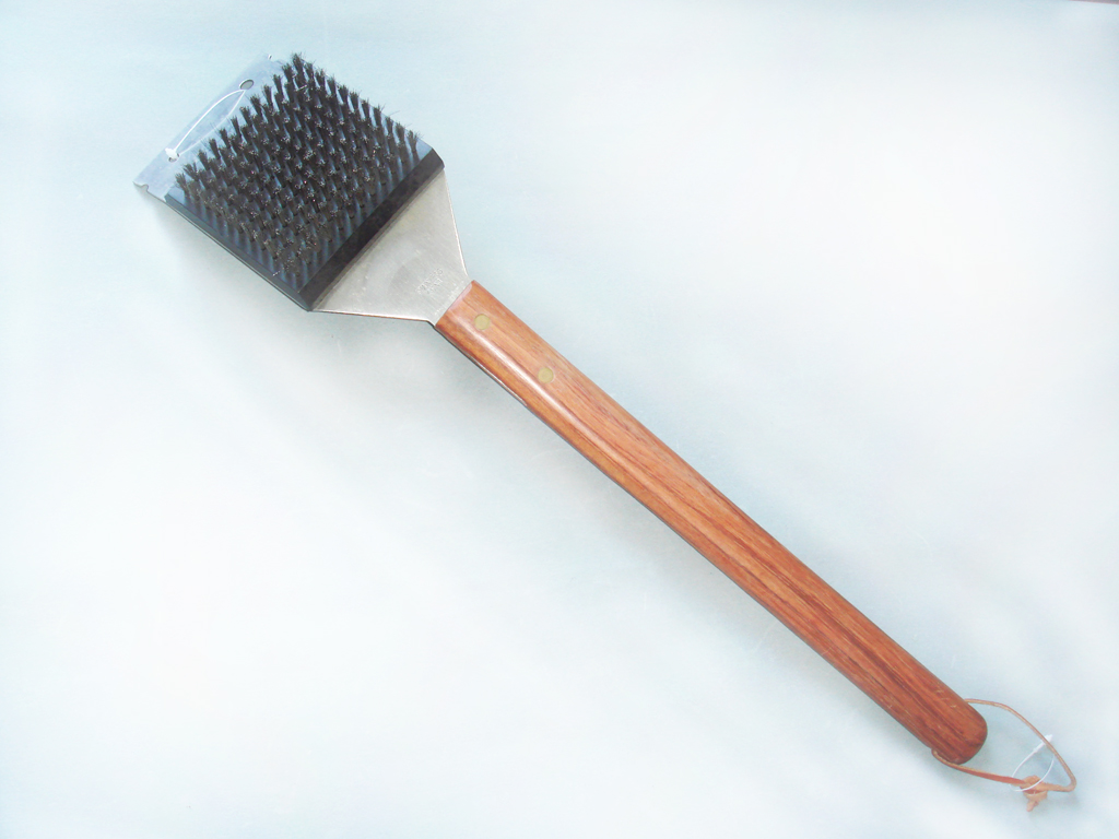 Wooden handle BBQ Brush (HP-BW20)
