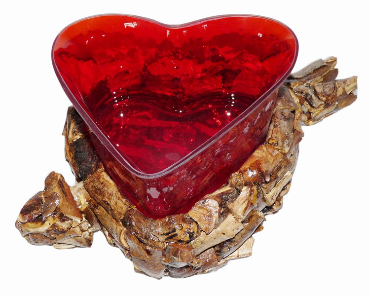 Charming heart-shaped holder with nature arrow of Cupid