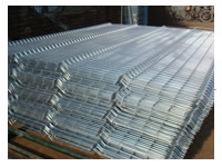 Welded mesh panel