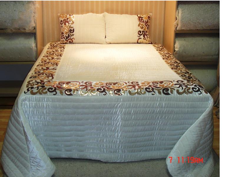 VELVET BEDSPREAD