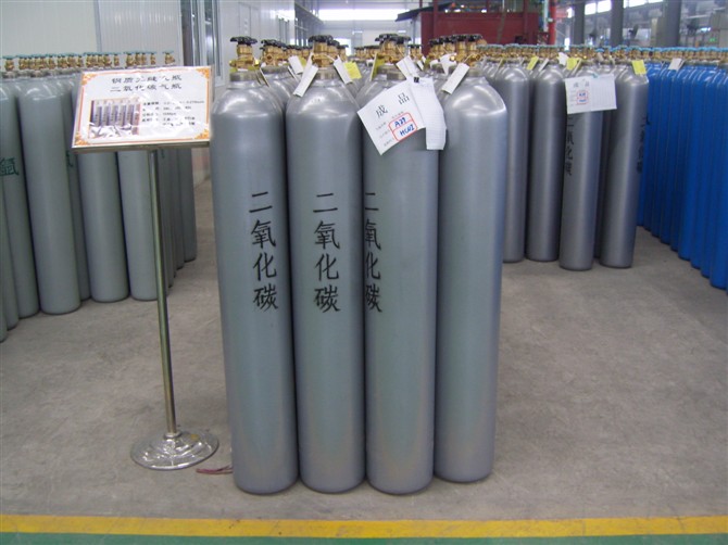 Carbon dioxide steel cylinder