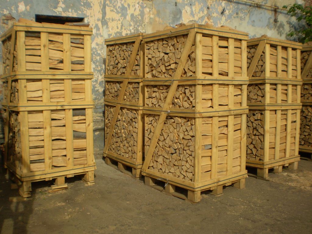 dry firewood and pini key briquettes from hard and soft wood