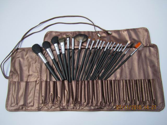 cosmetic brushes