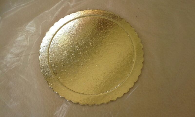 Gold Embossed Corrugated Paper Cake Tray