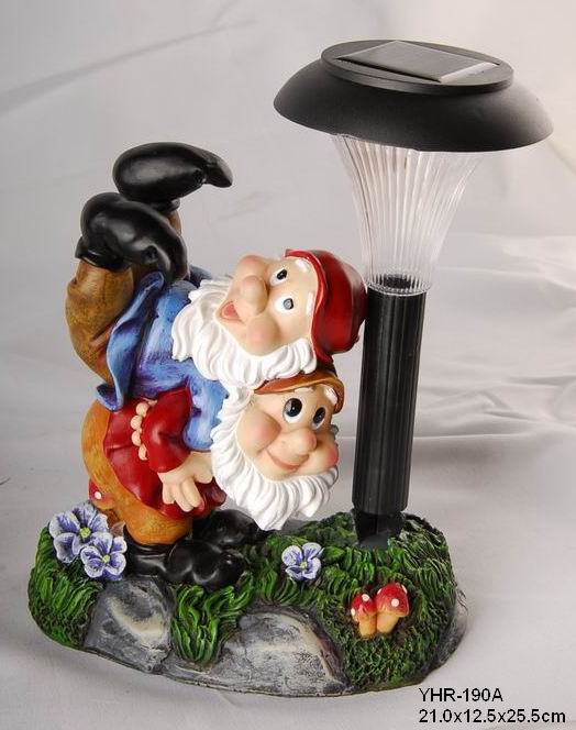 Poly gnome with solar light
